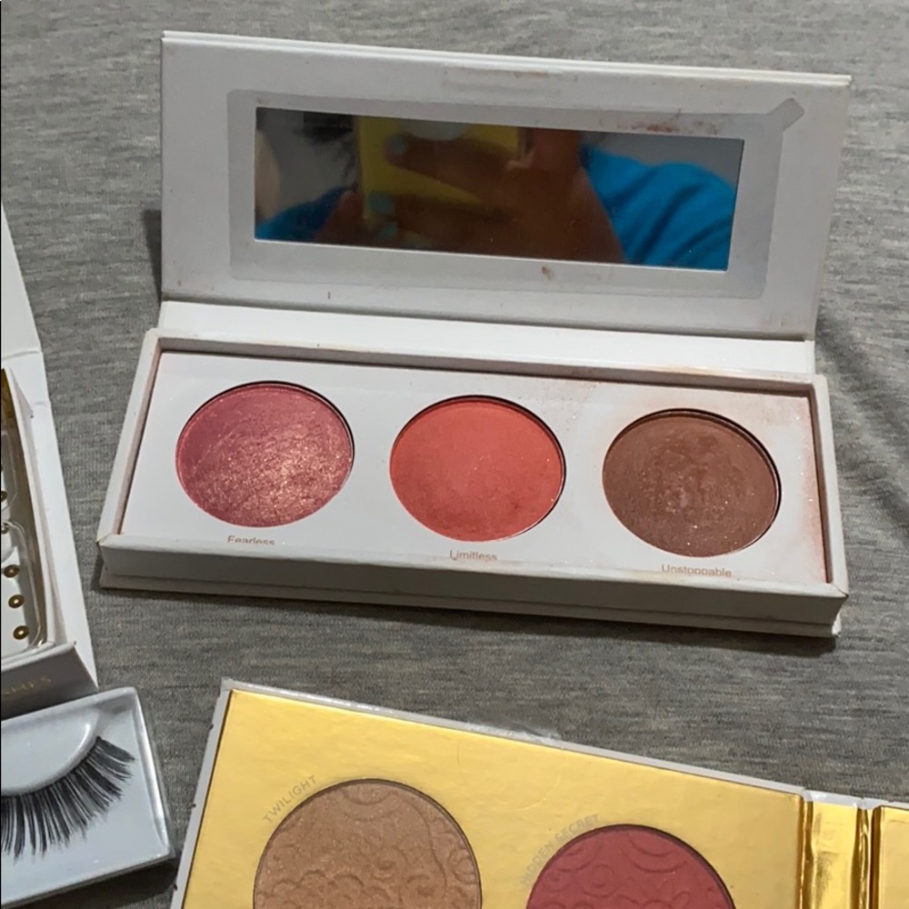 Makeup bundle - Picture 5 of 8